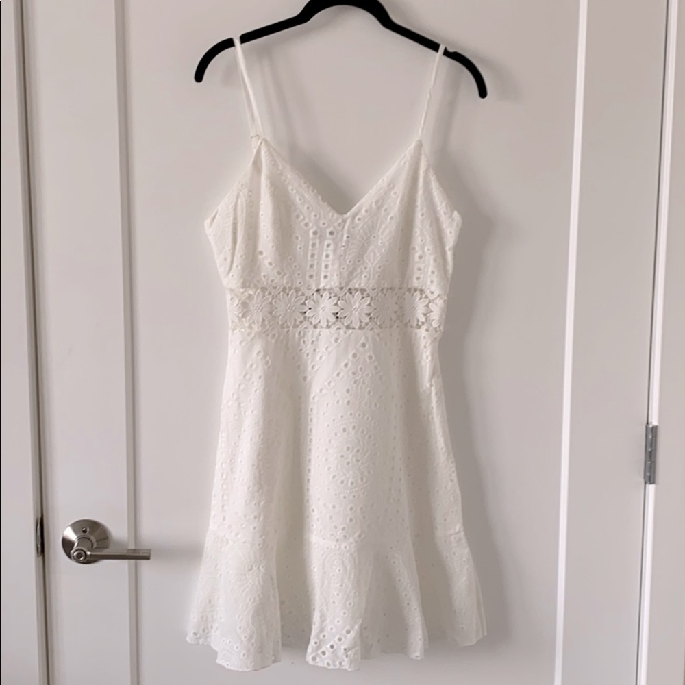 White, lace dress